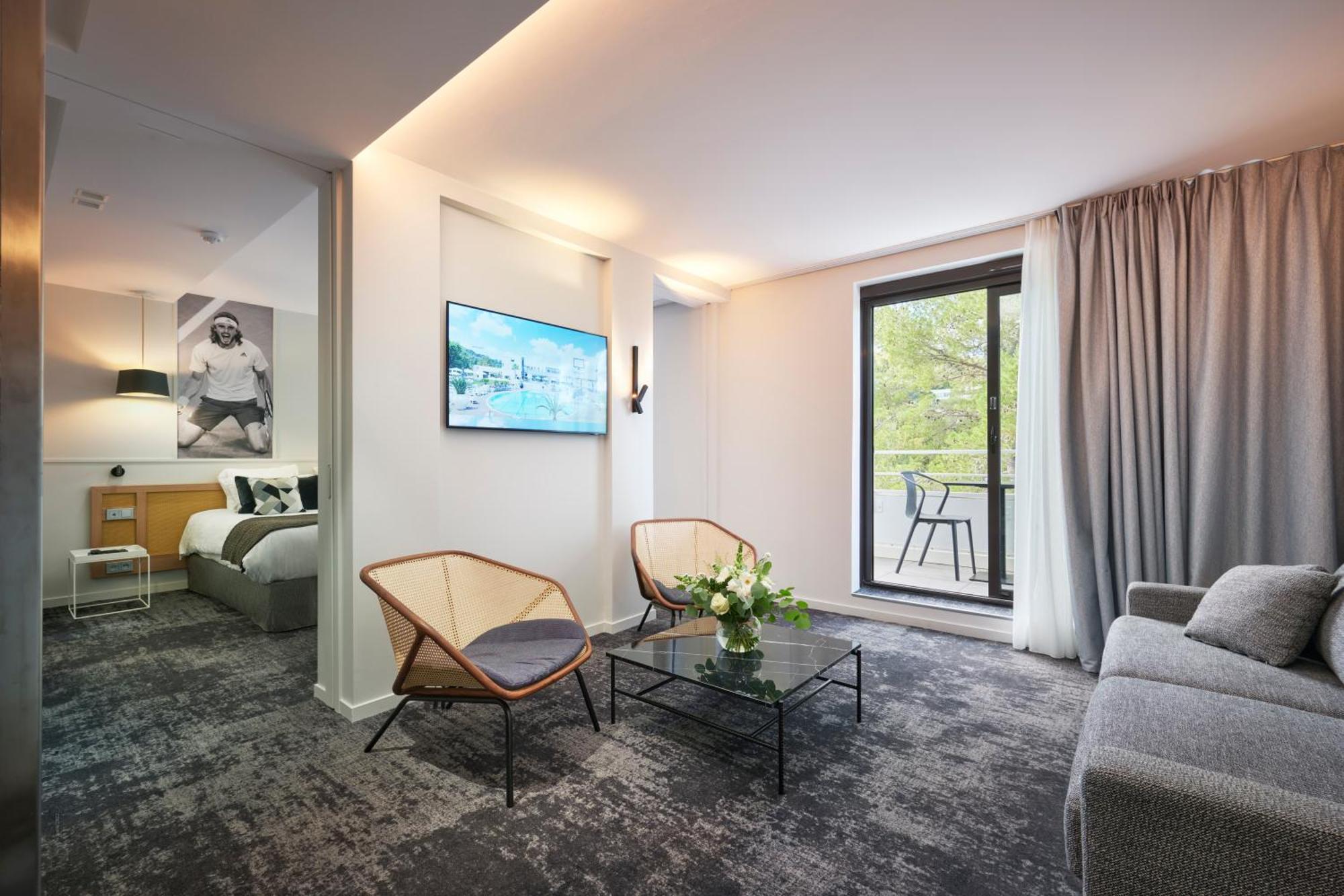 Mouratoglou Hotel & Resort Бьо Экстерьер фото